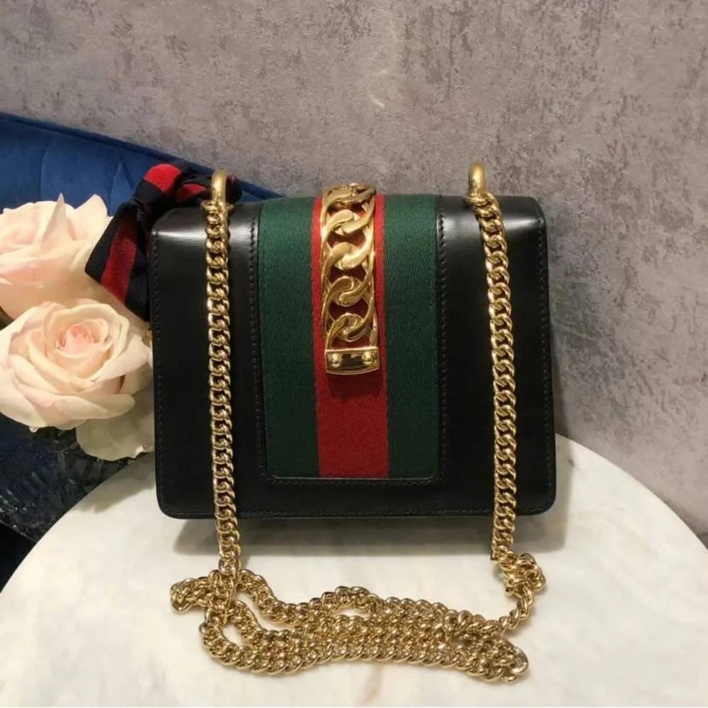 [sold]Authentic Gucci Sylvie - Picture 2 of 9